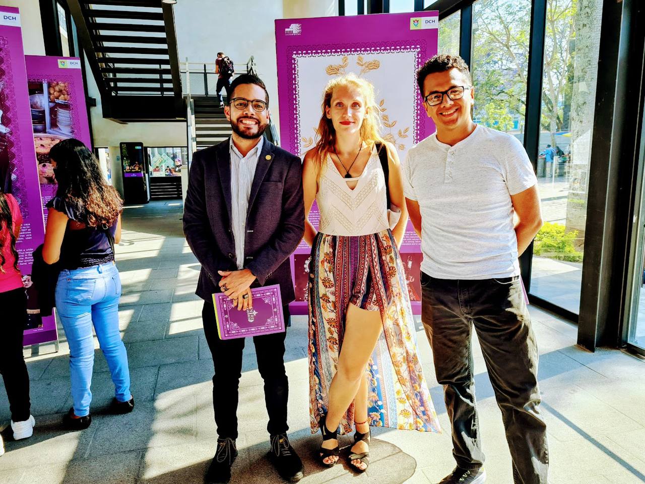 Representante de Nicaragua en Guatemala participó en exposición “Entre Aserrín”