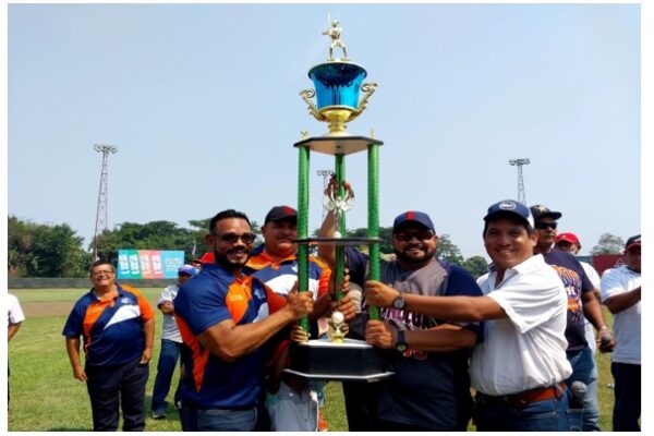 Chinandega se corona campeón en la liga de béisbol mayor A
