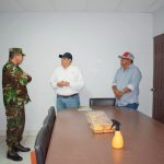 Ejército de Nicaragua, se reúne con autoridades municipales y productores