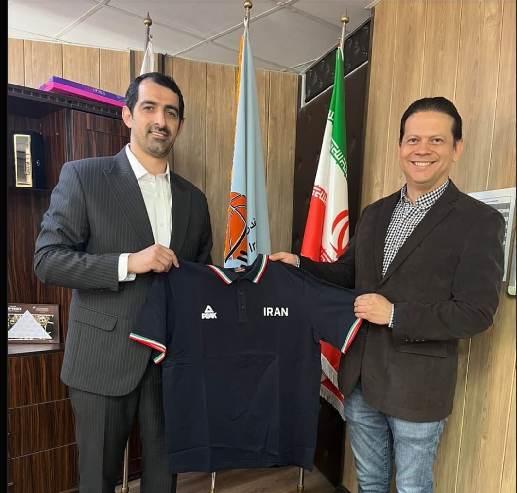 Representante de la embajada de Nicaragua en Irán en reunión con el Presidente de la Federación Nacional de Baloncesto Iraní