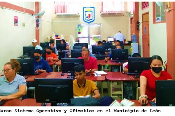 Cursos de informática destacan en la matrícula de las escuelas de oficios