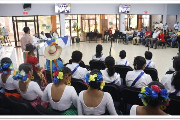 Celebran congreso de arte, cultura, identidad y tradición