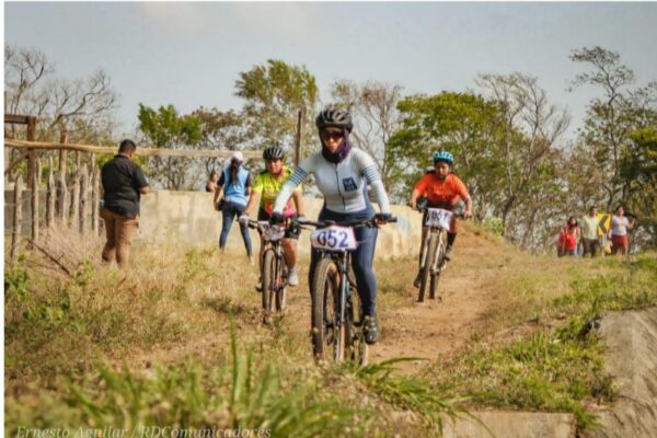 Exitosa Ruta Ciclística de Montaña