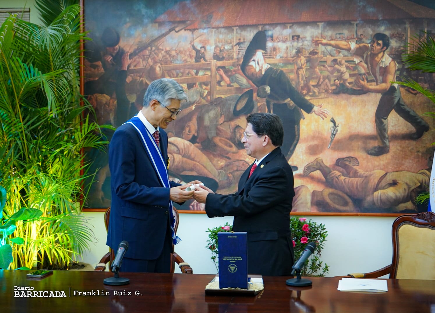 Gobierno Sandinista condecora con orden José de Marcoleta al Embajador de Corea en Nicaragua por su misión diplomática 2021-2023