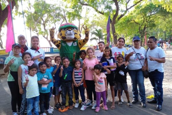 Celebran a los mimados de la Revolución en todo el país