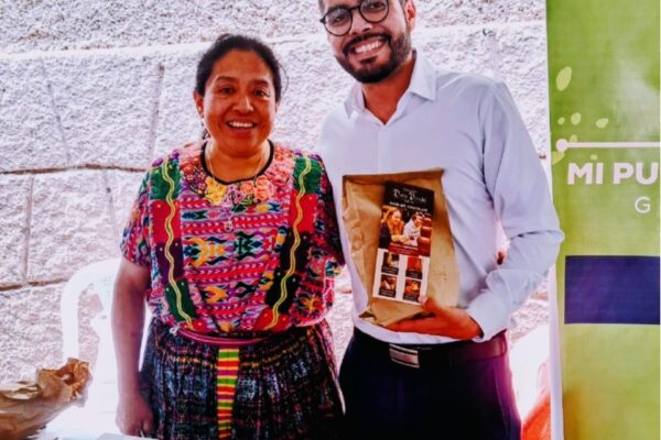 Embajador de Nicaragua en Guatemala participa en feria de comunidades indígenas