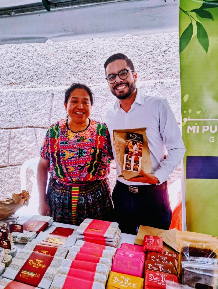Embajador de Nicaragua en Guatemala participa en feria de comunidades indígenas