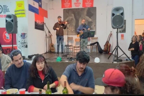 Artistas y sindicalistas en Chile celebran natalicio del General Augusto C. Sandino