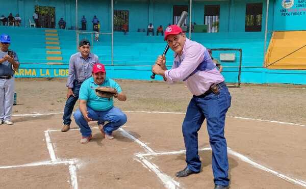 Celebran campeonato Nacional de Béisbol Campesino es inaugurado en Zelaya Central