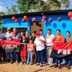 Familias del Coral reciben viviendas en saludo al Día de la Dignidad Nacional
