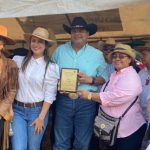 Tradicional desfile hípico recorrió las principales calles de Dolores, en Carazo