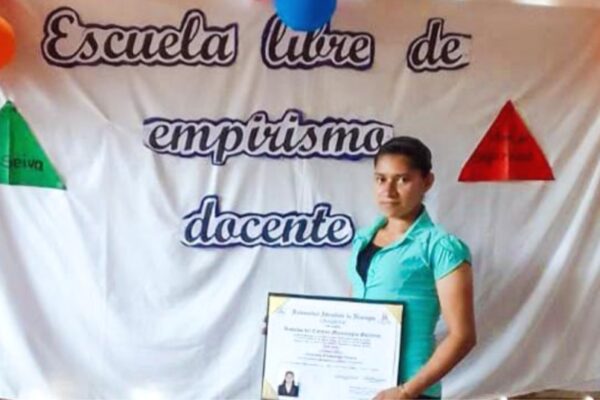 Más centros educativos con docentes profesionalizados