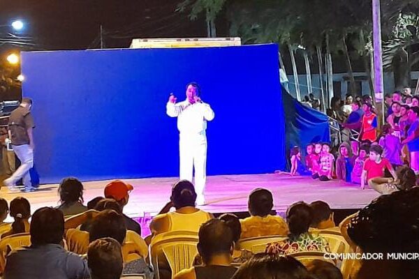 Cierran con noche de comedias fiestas patronales en Dolores, Carazo