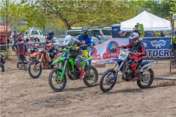 Familias disfrutaron de la 2da Fecha del Campeonato Nacional de Motocroos