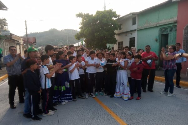 Inauguran calles de concreto hidráulico en Matagalpa