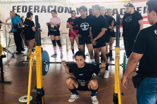 Celebran Torneo Nacional de levantamiento de pesas en El Rosario, Carazo