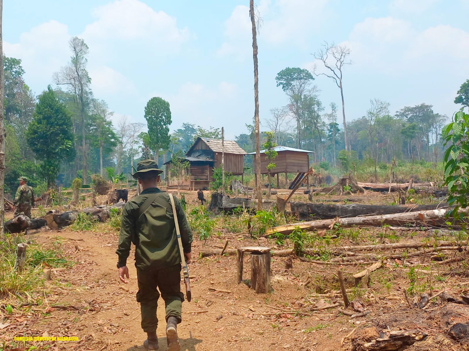 El 6 Comando Militar Regional del Ejercito de Nicaragua brinda acompañamiento al Ministerio del Ambiente y los Recursos Naturales