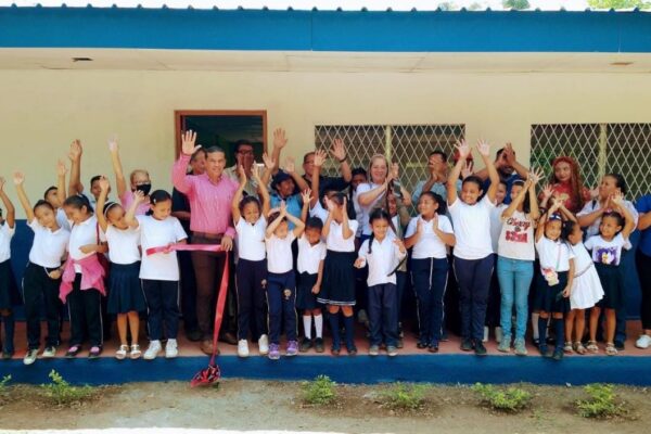 Inauguran Dignificación de Ambientes Escolares en Santa Teresa Carazo.