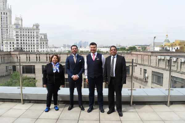 Delegación nicaragüense visita Biblioteca de Literatura extranjera en Rusia