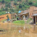 Lluvias y deslizamientos de tierra dejan 18 muertos en Uganda