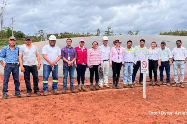 Secretaría de Cambio Climático de la Presidencia visita instalaciones de Empresa INDUCARIBE