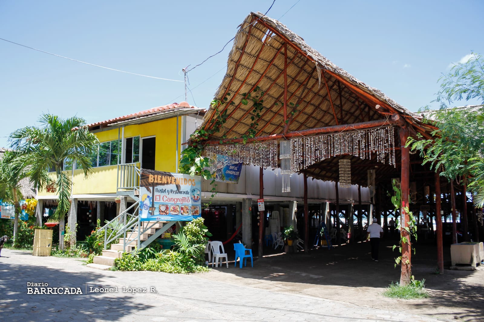 Playa Pochomil, opción ideal para refrescarse en toda época del año