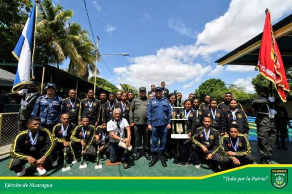 Ejército de Nicaragua realizó clausura del XXVI Campeonato de Natación