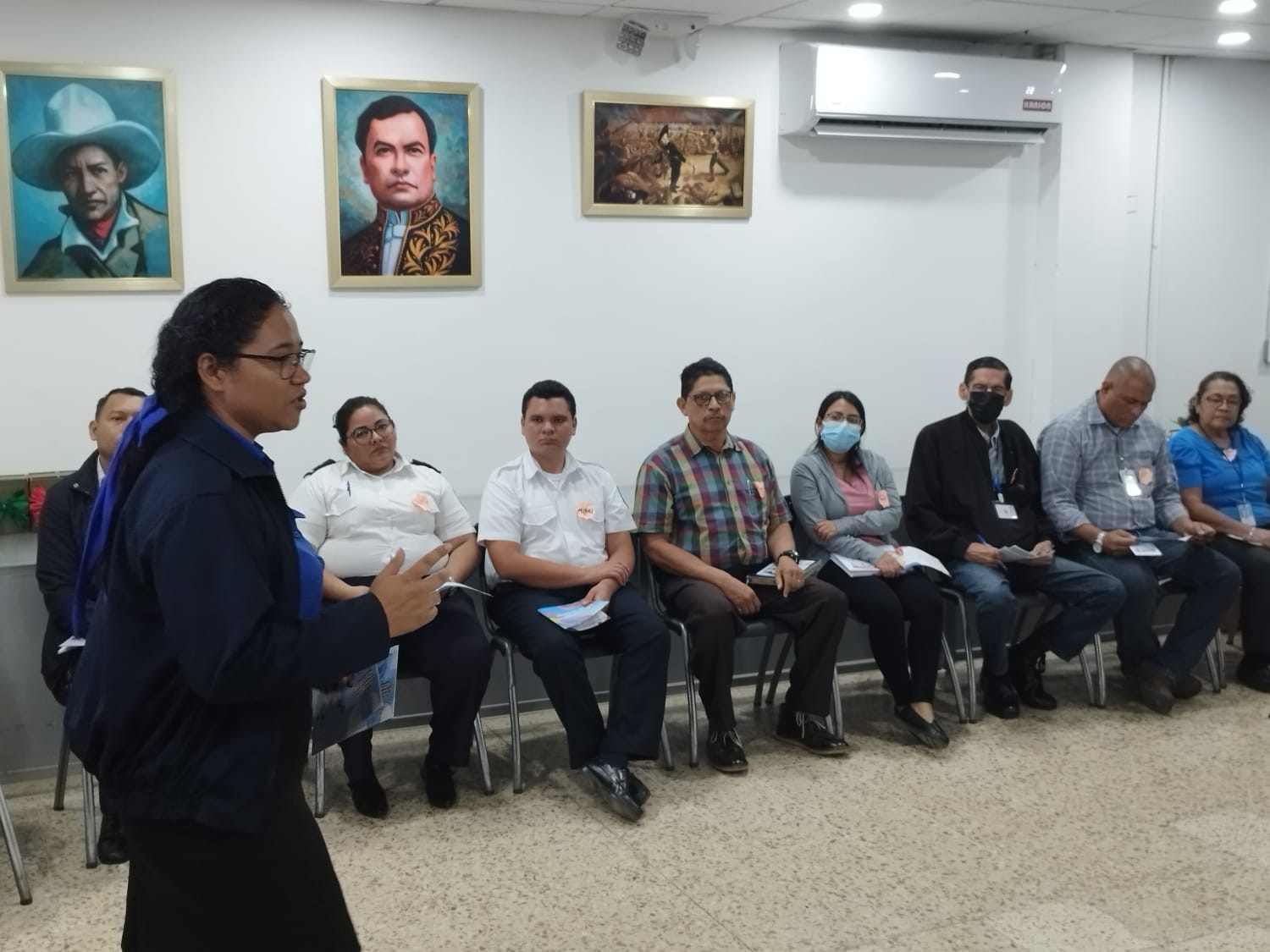 MIGOB Capacita a más de 20 trabajadores públicos sobre la Cartilla “Previniendo Depresiones y Suicidios”