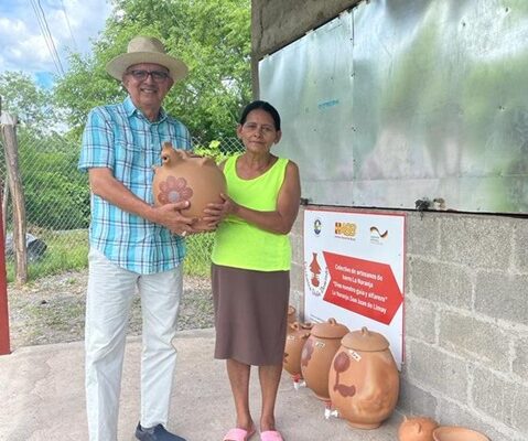 Nuevas artesanías del Colectivo de artesanos del barro La Naranja en San Juan de Limay