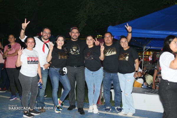 Celebran alegres vigilias 44/19 en Nicaragua
