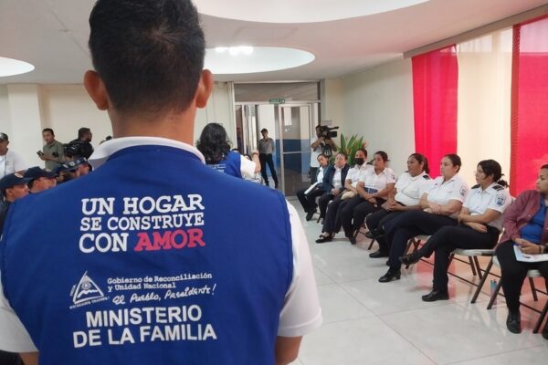 Colaboración interinstitucional en pro de las familias y la prevención de riesgos