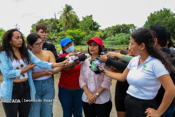 ALMA realiza importante feria ambiental y atención veterinaria