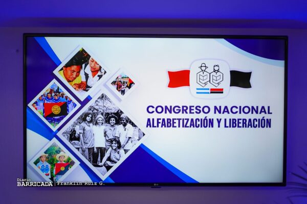 43 años convirtiendo la oscuridad en claridad