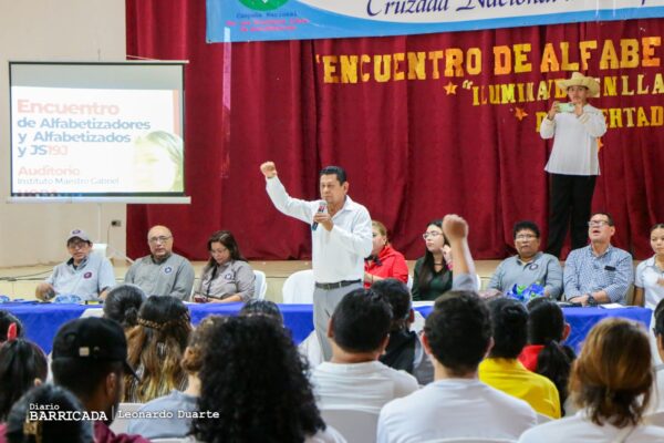 Realizan encuentro departamental en conmemoración al 43 aniversario de Alfabetización
