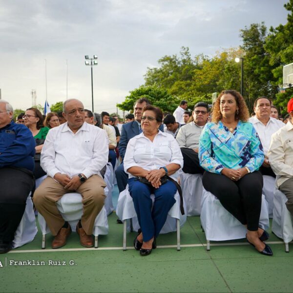 Foto de Toma de posesión de autoridades de la Universidad Casimiro Sotelo