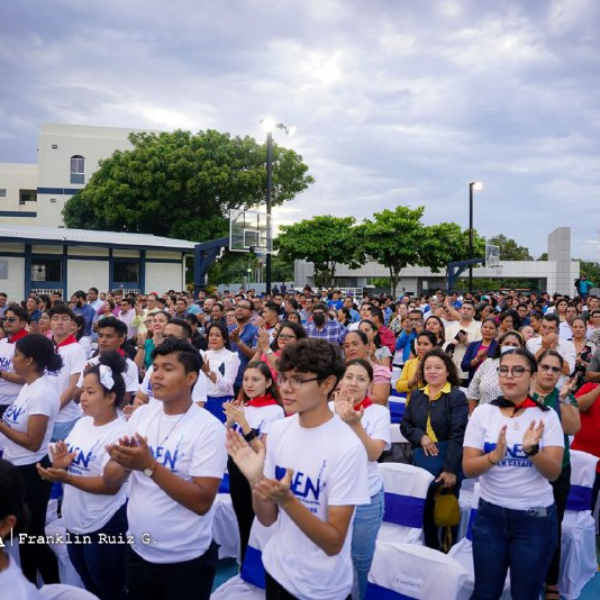 Foto de Toma de posesión de autoridades de la Universidad Casimiro Sotelo