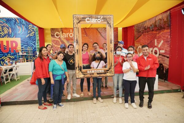 Claro Nicaragua y Premier Producciones brindan experiencia inmersiva de arte a jóvenes con discapacidad