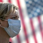 Auguran Covid-19 en EEUU, pero menos grave