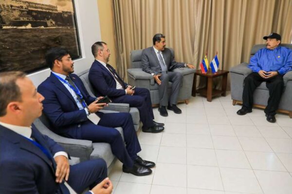Presidente Nicolás Maduro se reúne con el Comandante Daniel Ortega en La Habana