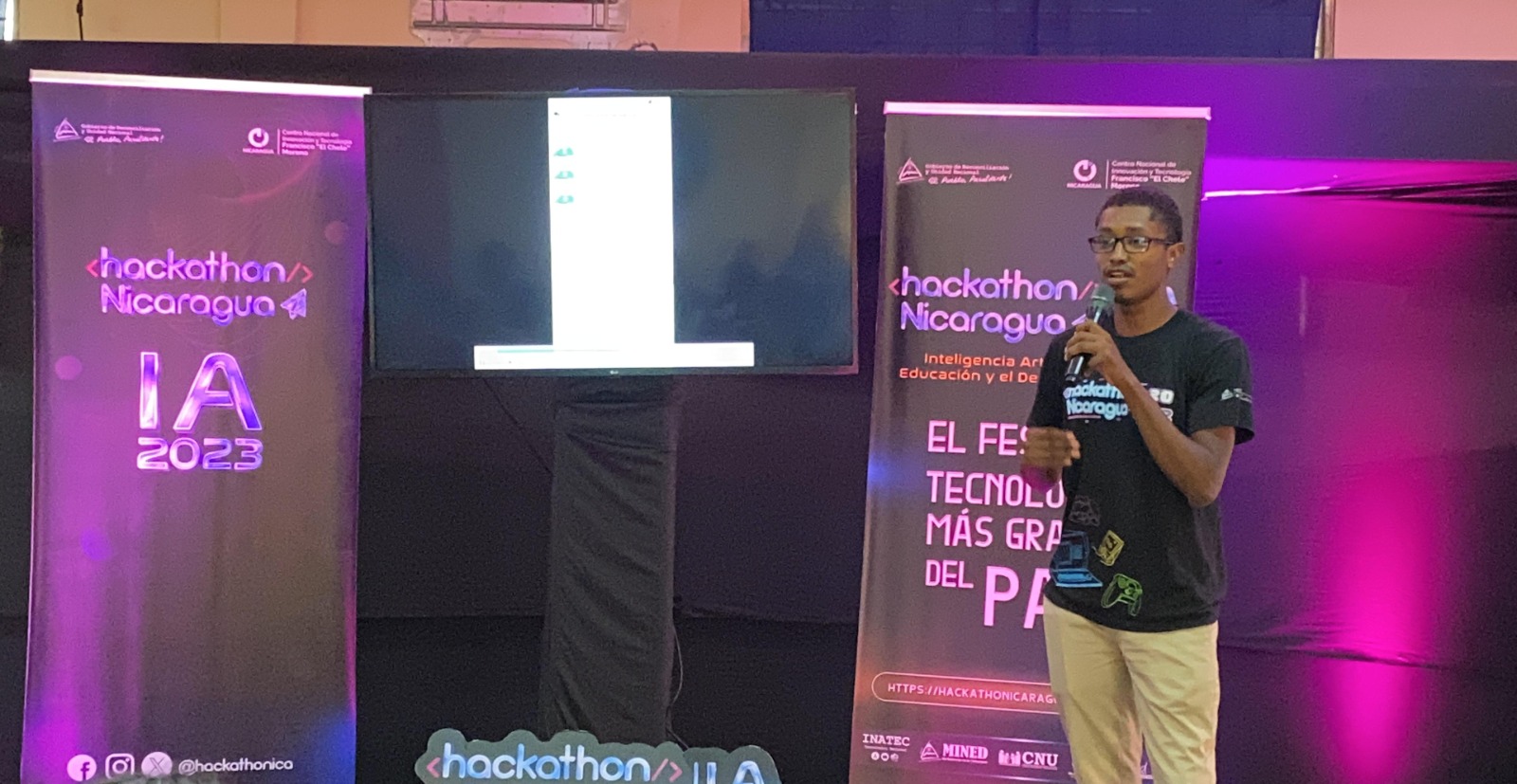 Creatividad y Pasión Florecen en el Centro de Innovación Slilma de URACCAN durante el Festival Tecnológico Hackathon Nicaragua 2023