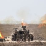 Israel ataca instalaciones de Hezbolá en el Líbano