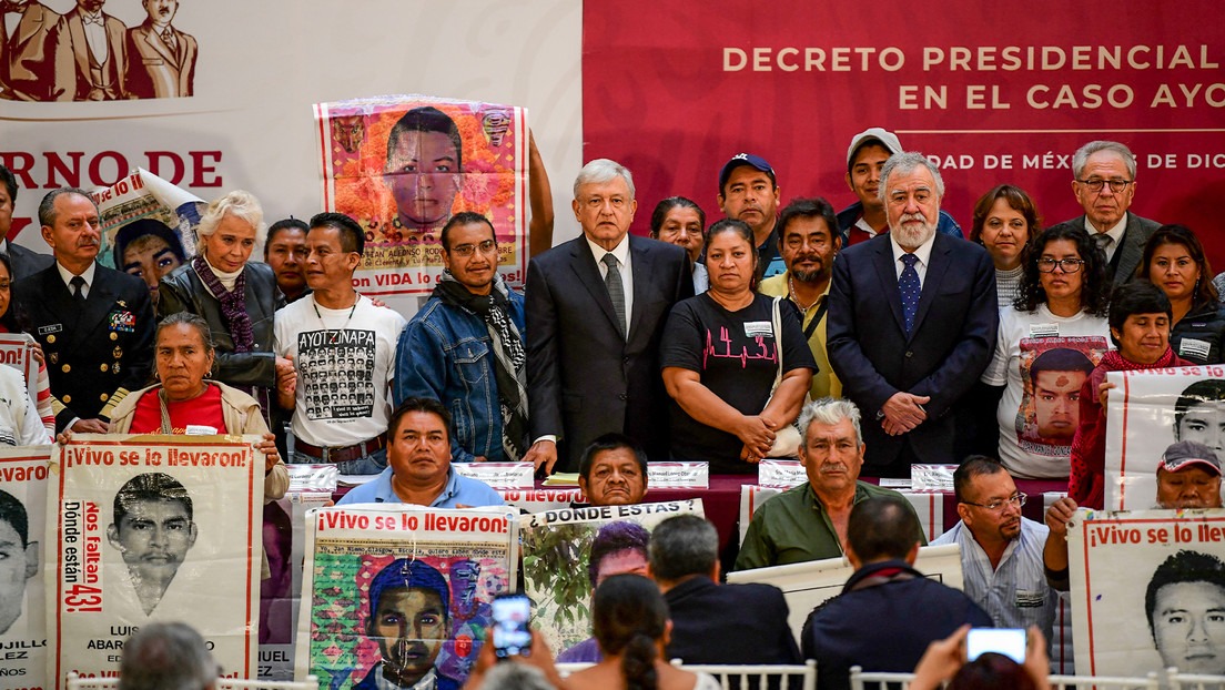 «Estoy dirigiendo la investigación»: López Obrador revela que tomó las riendas del caso Ayotzinapa