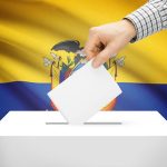 Ecuador arranca la segunda vuelta presidencial con el voto en las cárceles