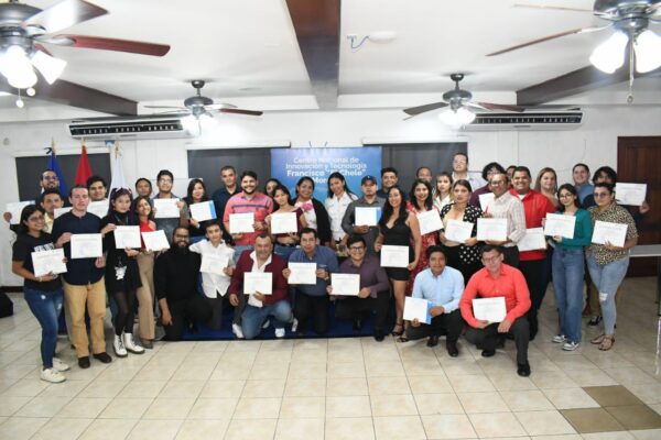 Innovación y aprendizaje: 97 protagonistas certificados por el CI Nicaragua
