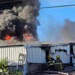 Autoridades controlan incendio en bodegas de la empresa Metalurgia Martinez en Managua