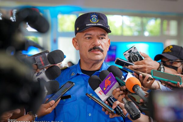 Policía Nacional culmina con éxito la I Promoción de Bachilleres del Instituto de Secundaria en Línea Georgino Andrade 2023