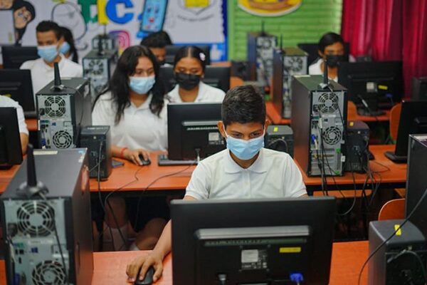 MINED incentiva a estudiantes la innovación y nuevas prácticas tecnológicas