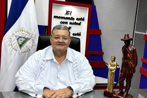 EL EXILIO DORADO Y EXILIO DE COBRE