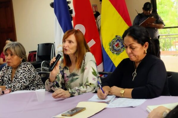 MINED afianza conocimientos sobre estimulación sensorial