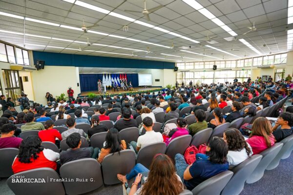 Realizan ceremonia de inicio de año académico 2024  de la Universidad Casimiro Sotelo